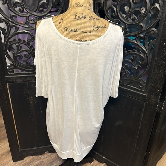 New York & Company / NY&C White Cold-Shoulder short Sleeve Pull On Shirt / Top. - Picture 9 of 12